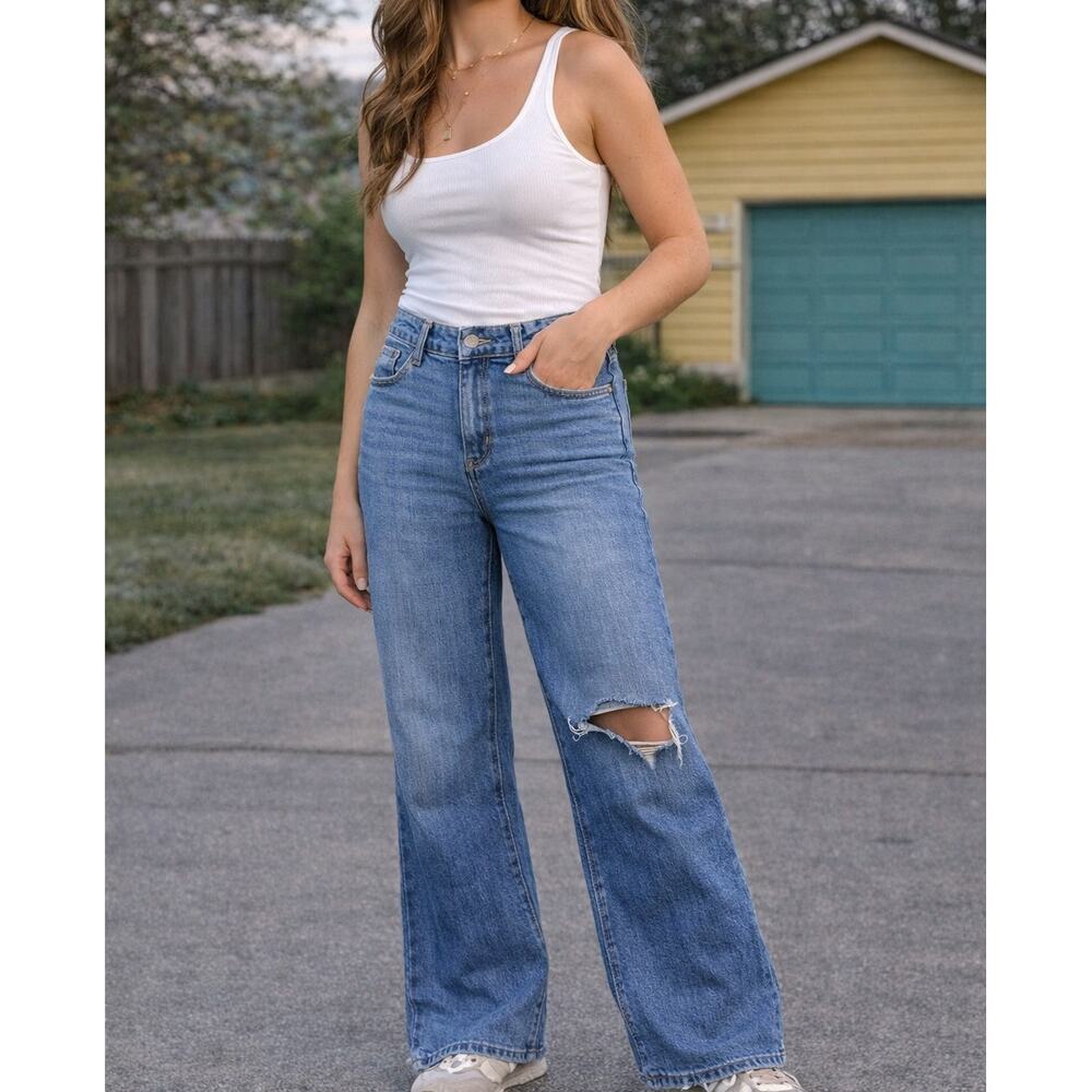 Old Navy Wide Leg Extra High Rise Distressed Jeans Size 10 Y2K